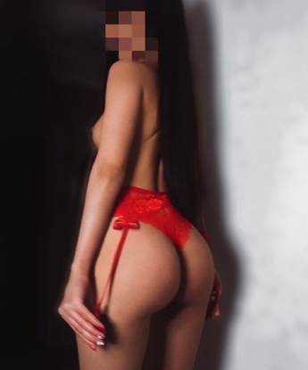 Горячая, соблазнительная и игривая брюнетка обещает вам незабываемый опыт и море удовольствий. В моей компании вы забудете обо всем и окунетесь в мир страсти и наслаждения. Только для истинных ценителей красоты и женского обаяния. 10205, 25 лет